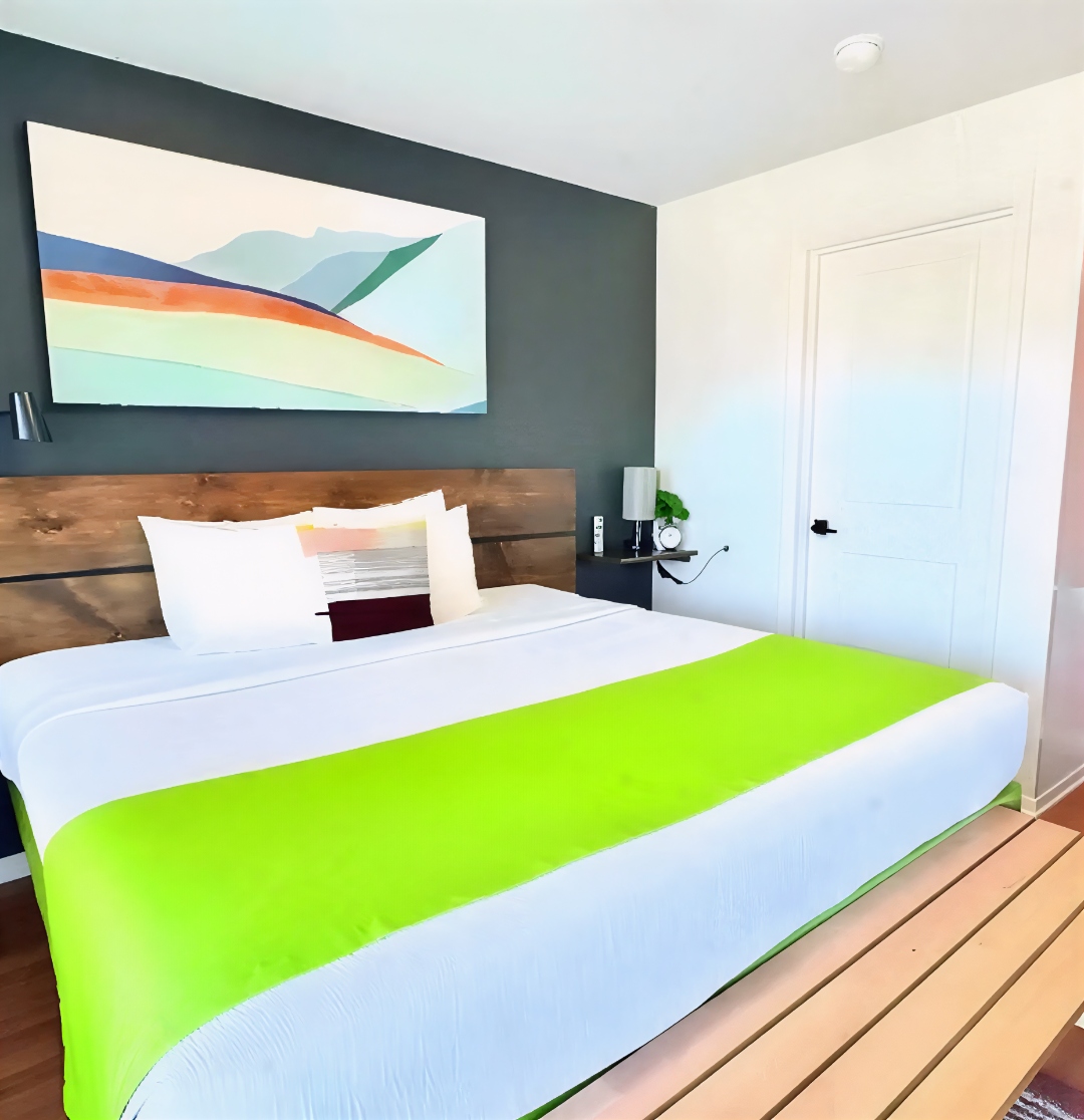 King room at City Center Motel near downtown Medford