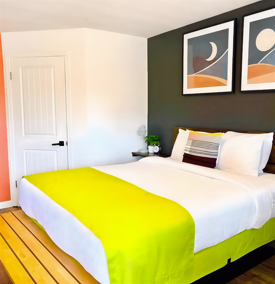 Queen room at City Center Motel in Medford Oregon